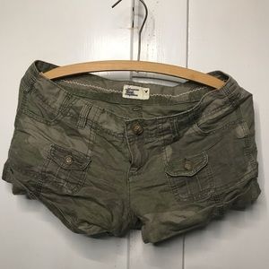 American Eagle camo shorts